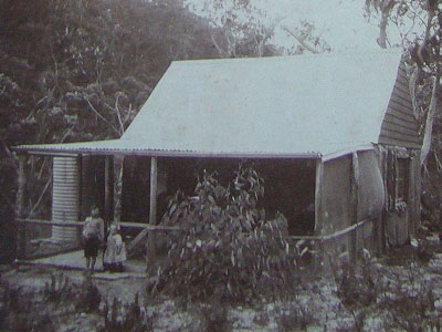 Ye Humpy - older brother Tom & Isobel, 1911
